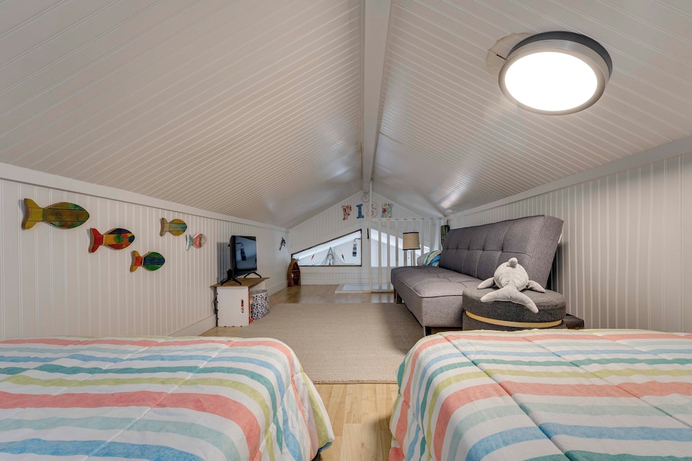 Fish & Boat: Home w/ Spacious Yard in Seadrift