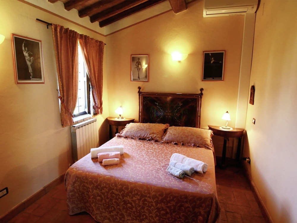 Cottage in Todi With Pool and Sauna photo 4