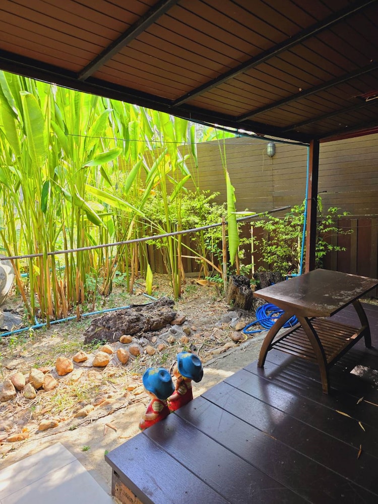 Kaengkrachan Boathouse Paradise Resort