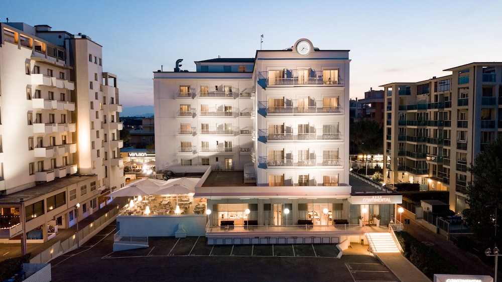 Hotel Continental Rimini - Image 1