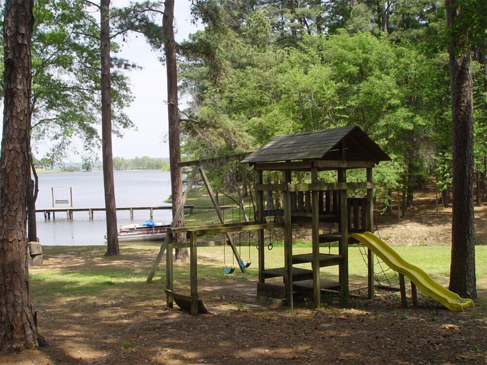 Frankston Home W/deck Fishing on Lake Palestine! - Property Image 5