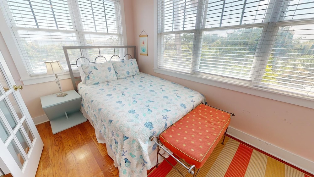 Thirst N' Howl by Tybee Vacation Rentals