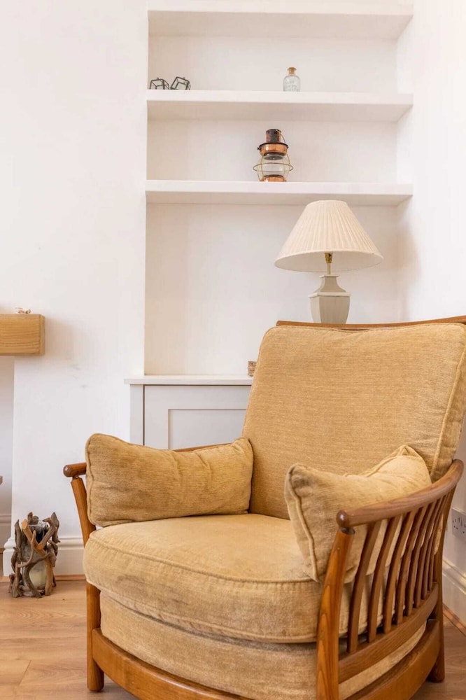 Gorgeous, Newly Renovated 1 Bedroom in Balham With Garden