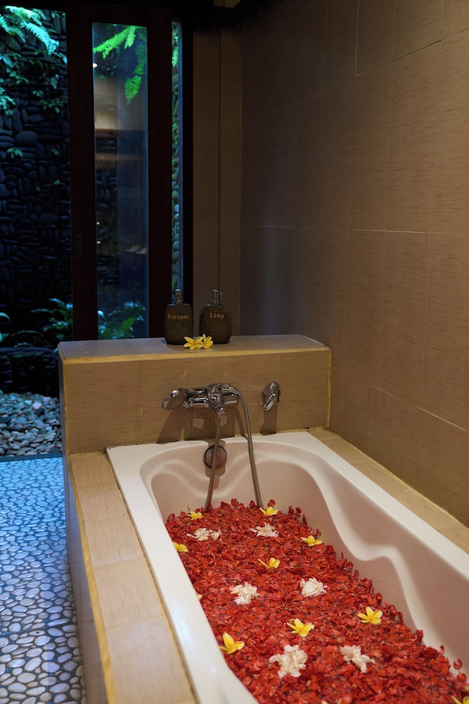 Hening Suite Ubud
