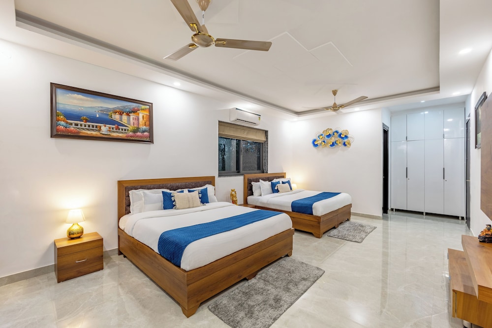 ELIVAAS 5 BHK With Pvt Pool - Zenora