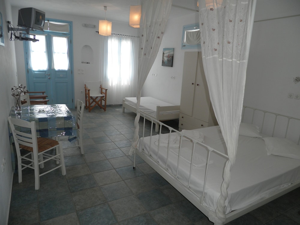 Kavalieros Studios - Property Image 22