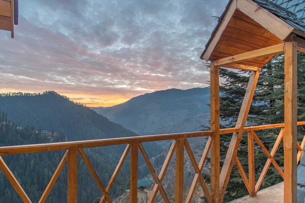Nesta Narkanda Cottage