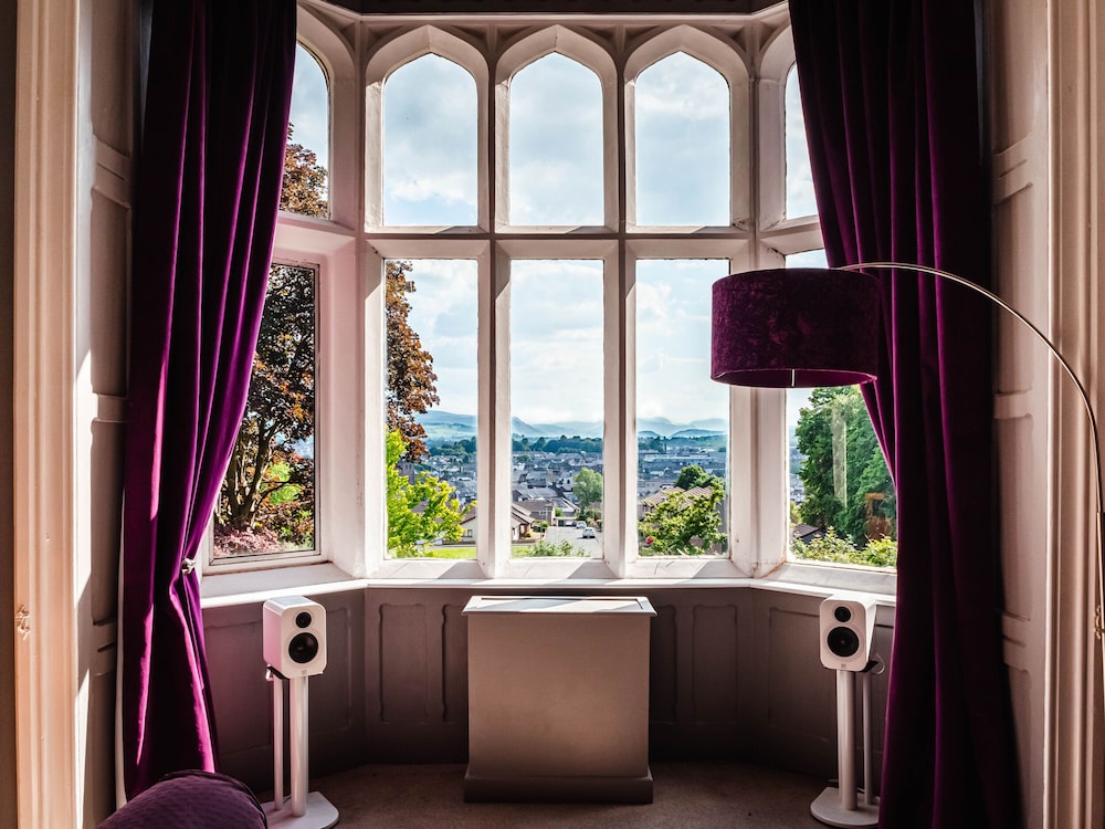 Lonsdale Villa Retreat
