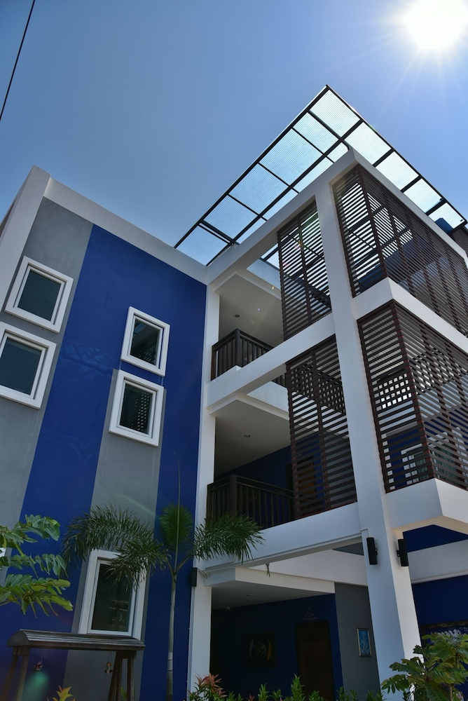 Hotel Pran Crescent - Image 1