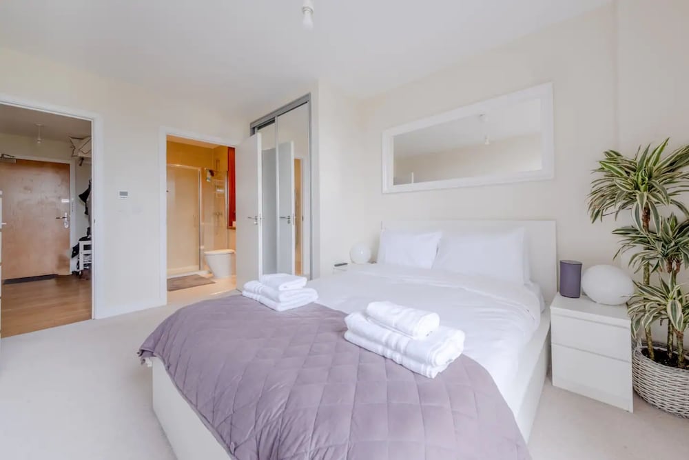 Modern 2 Bedroom Flat in Elephant and Castle