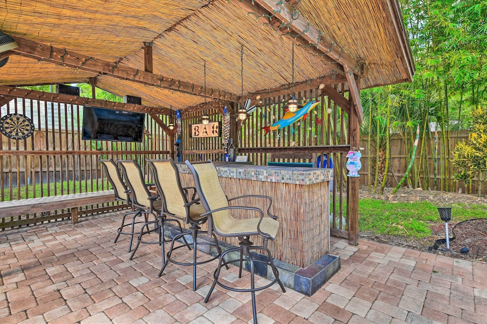 Sarasota Getaway w/ Private Pool & Backyard Oasis!
