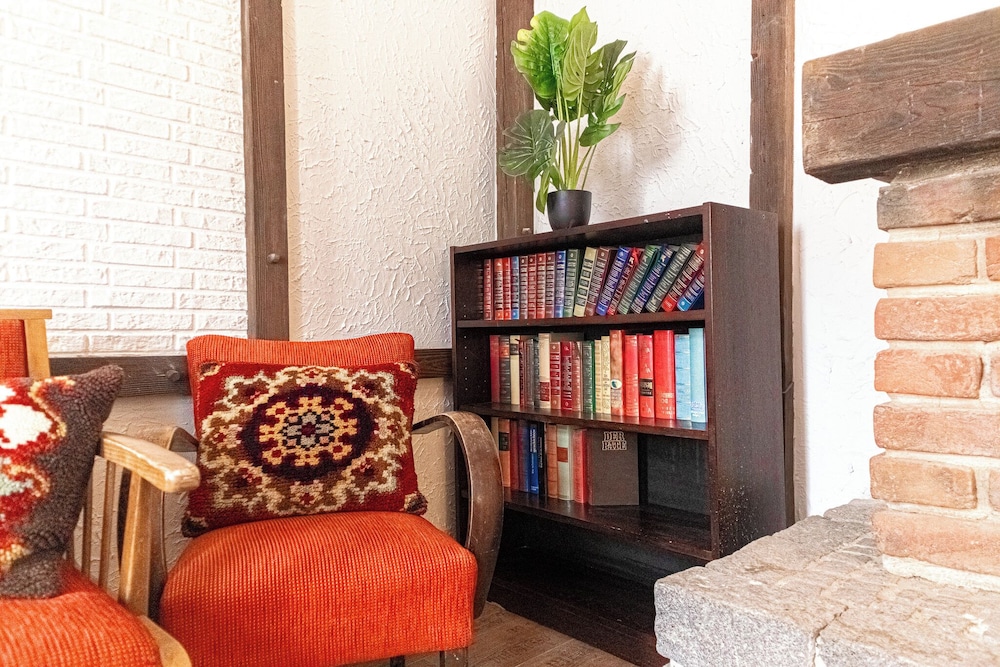 Charming 2BR Apt Near Meidling Station