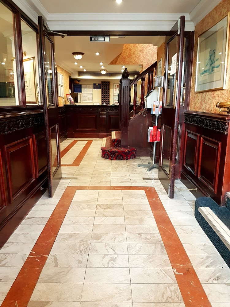 Altrincham Vacations - The Ashley Hotel - Property Image 2
