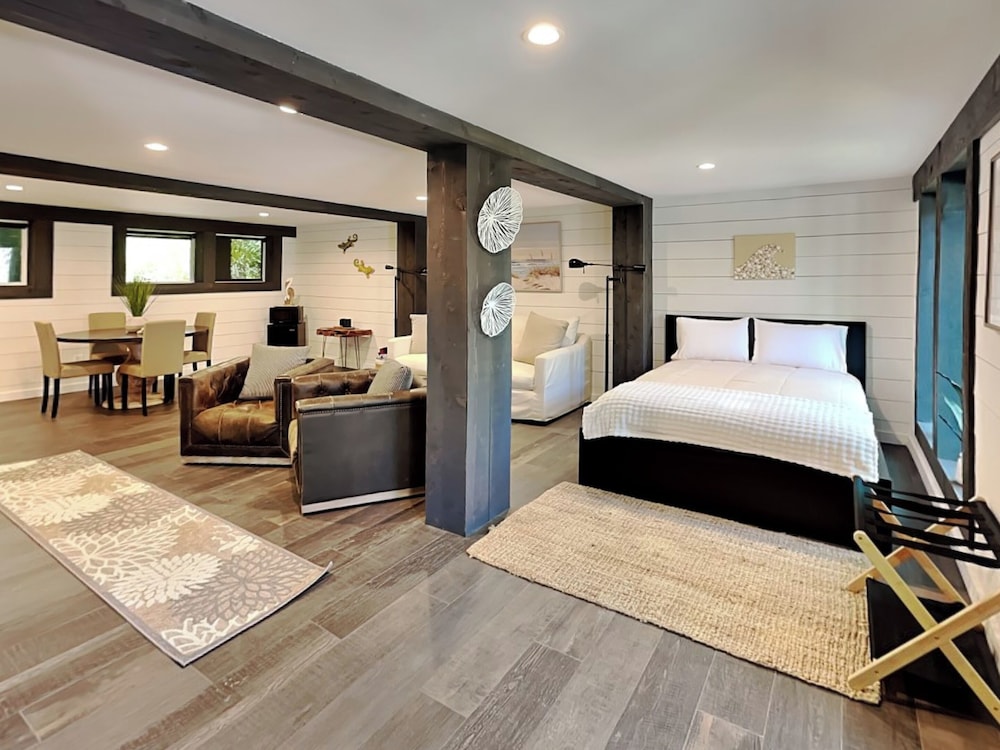 Ocean Commotion by Distinctive Beach Rentals