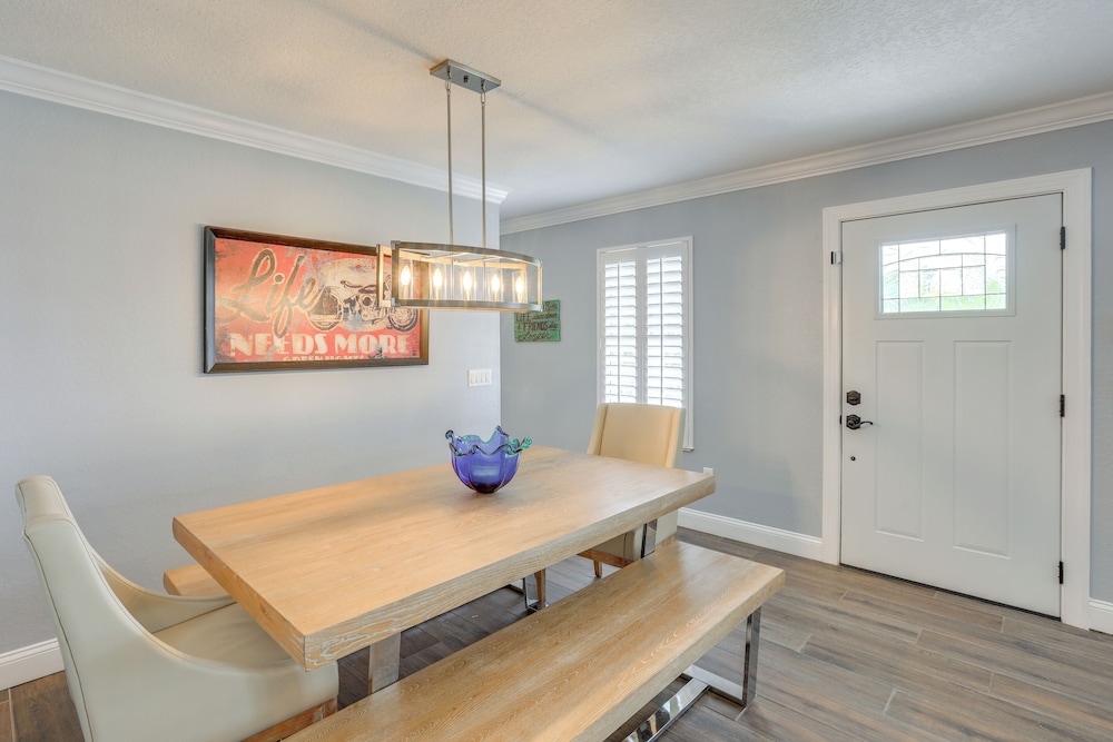 Suwannee River Retreat: Dock & Screened Porch!