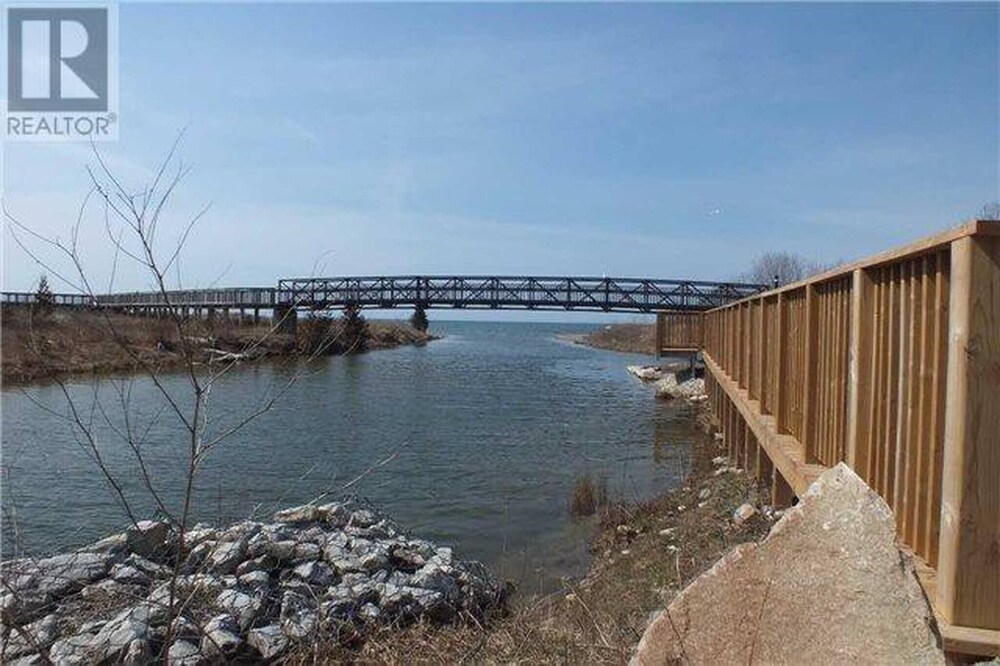 4 Bedroom Cottage On Manitoulin Island - Next to Sandy Beach!