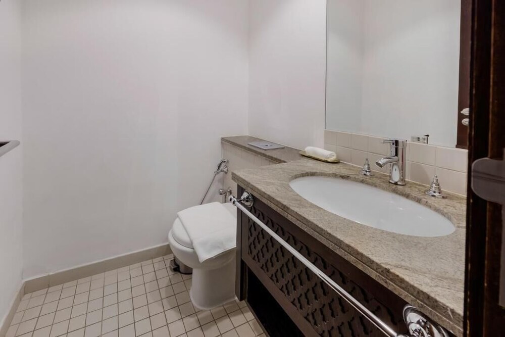 Lavish 3BR Besides Burj Khalifa and Fountain view