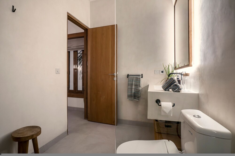 Villa Oasi 1 by Alfred in Bali - Brand New Tropical Luxury 3 BR Bingin Beach