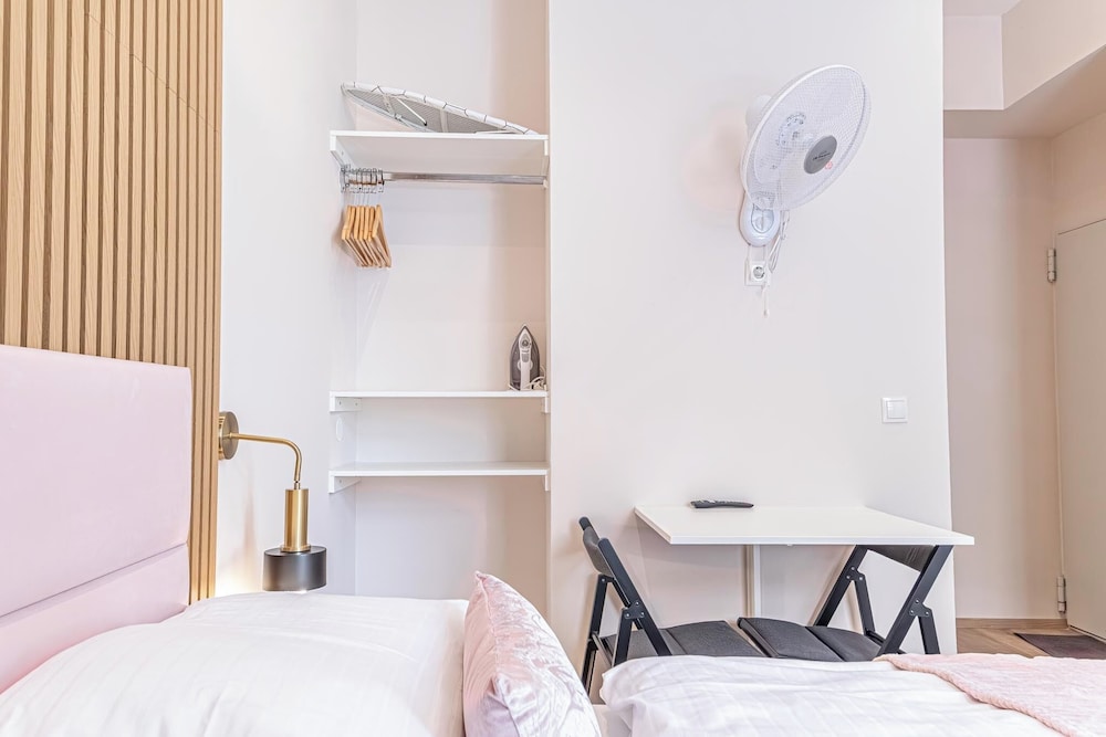 4BR Apartment for Groups Near Stadthalle