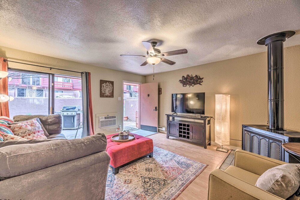 Pet-friendly Condo - 2 Mi to Ruidoso Downs! view 5