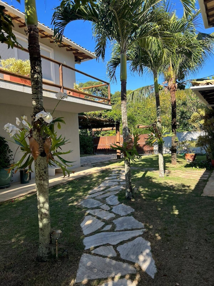 Jolly Praia de Tucuns e Hospedagem