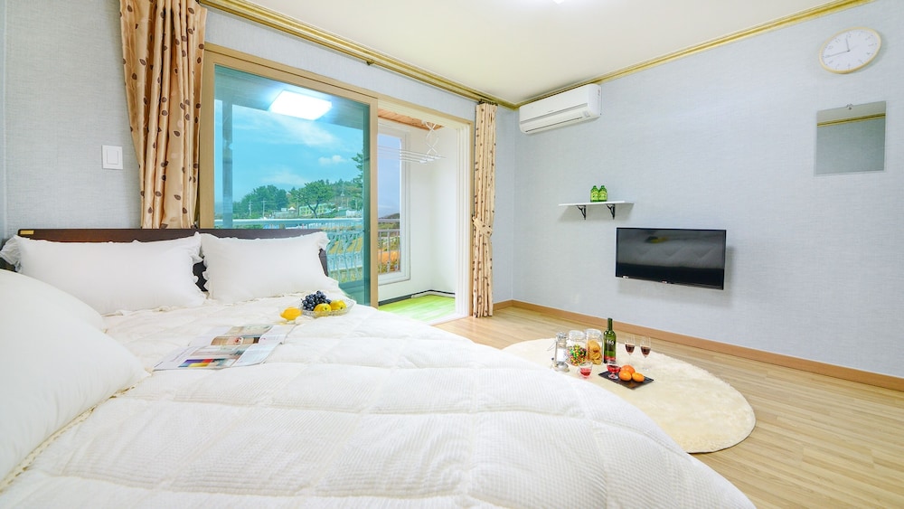 Samcheok Haemaru Pension view 5
