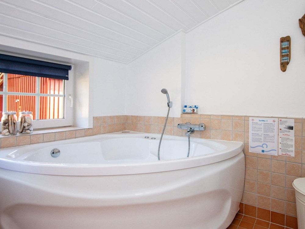 6 Person Holiday Home in Romo view 3