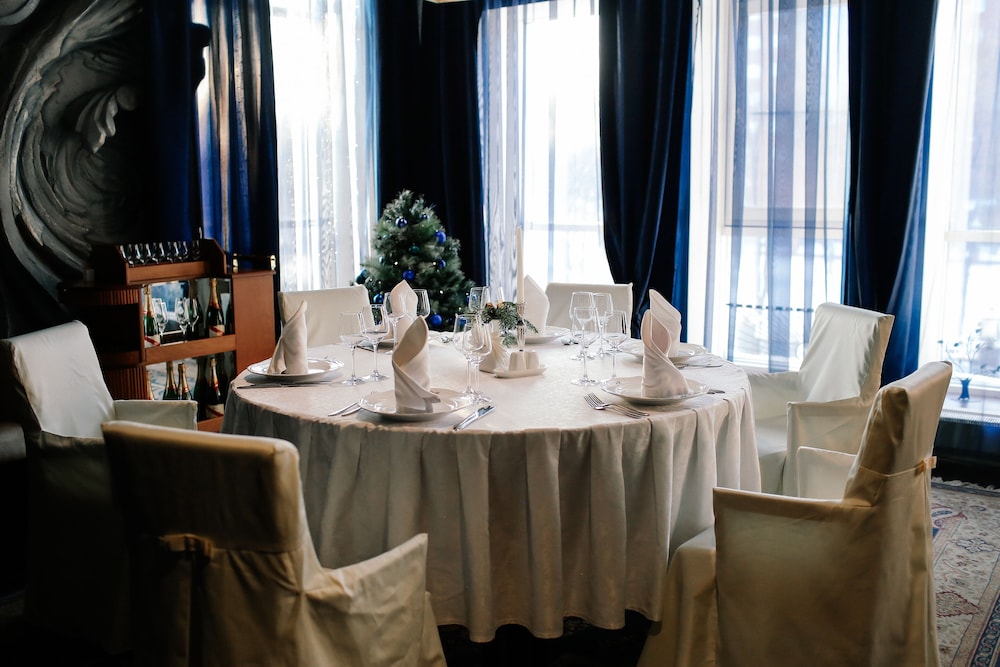 Almaz Hotel