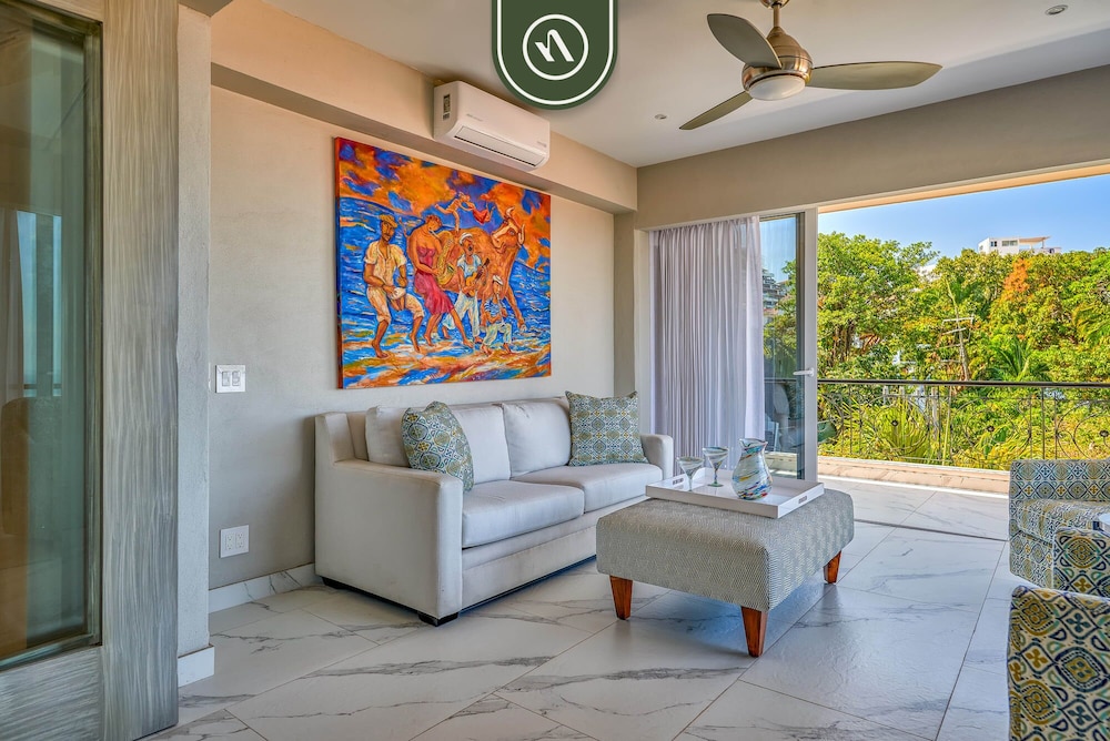 Oceanview 3 BR Condo - Amazing View From Terrace