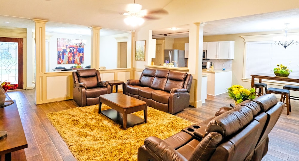 3Bdrm 2Bath 3Beds - George Bush IAH Area view 3