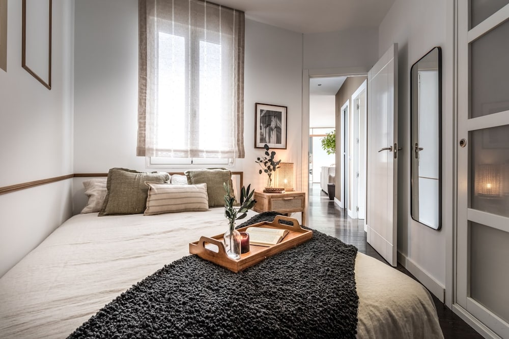 Lora - 2 Bedroom Apartment in Almagro