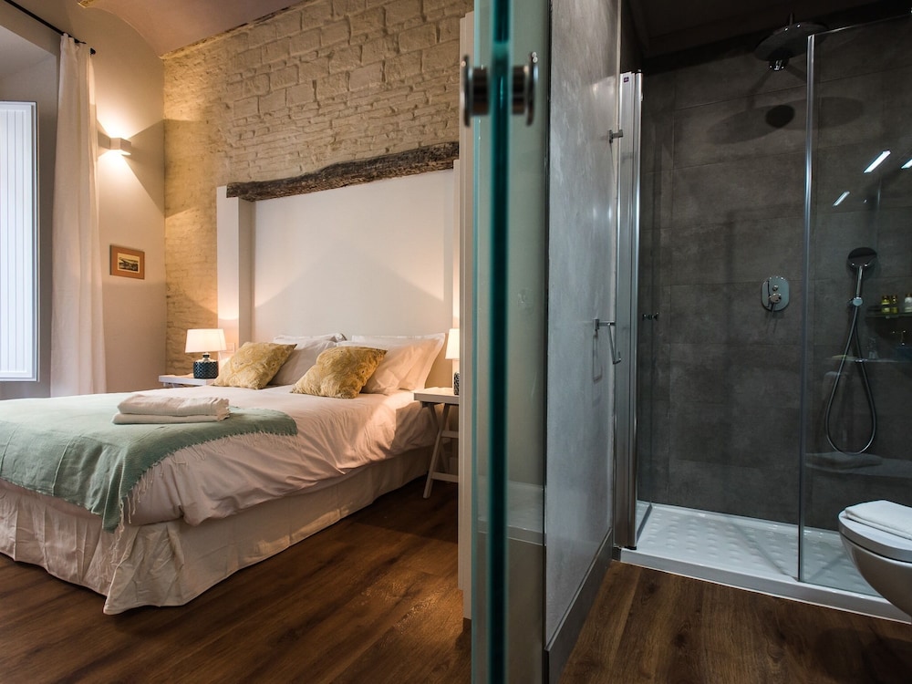 Boutike Apartments