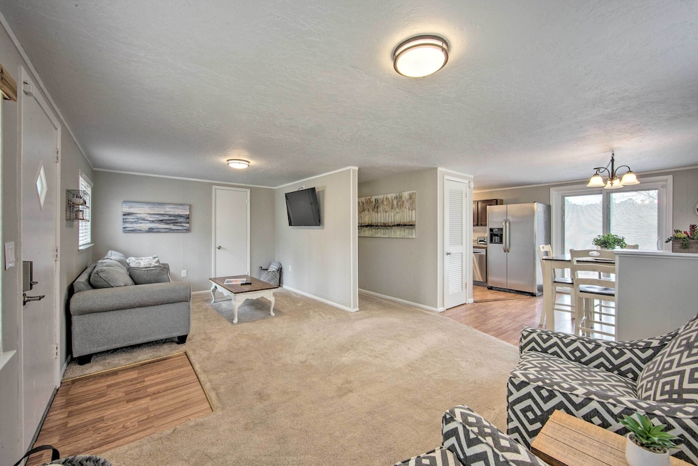 Jefferson Retreat w/ Backyard < 1 Mi to Lake! - Property Image 17