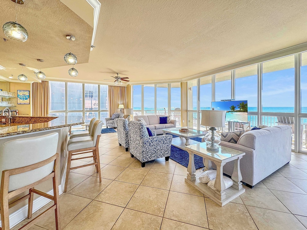 Oceanfront Luxe Pool + Beachfront Free Golf