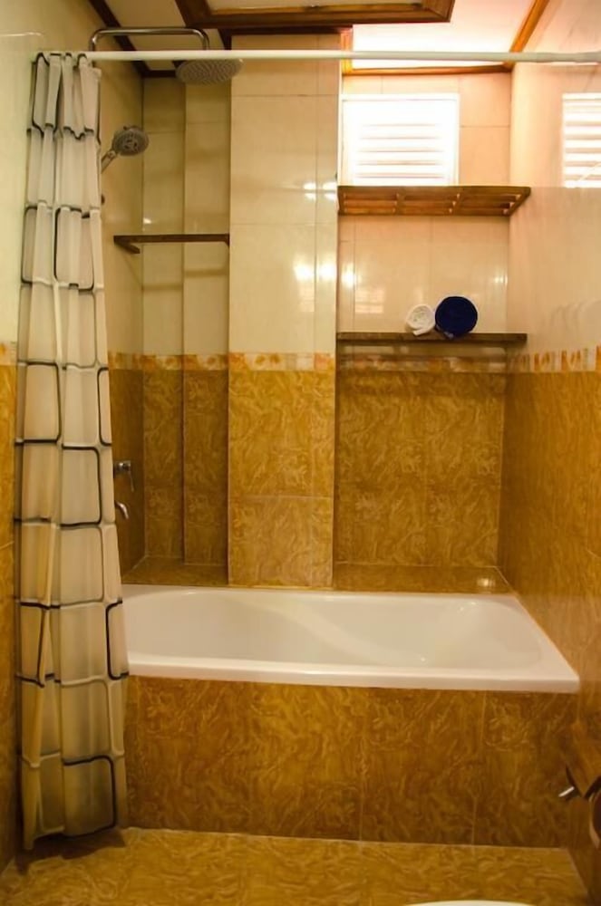 Eureka Serenity Athiri Inn