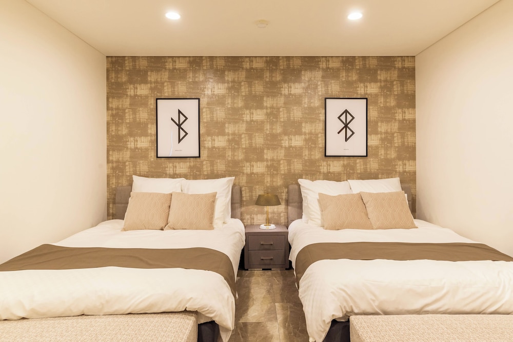 Bijou Suites AI PREMIUM