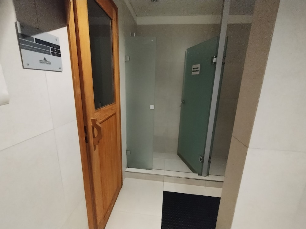 Astor Views - Modern 1BR Apartment in Nu ez