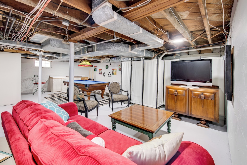 Bourbon Trail Fun: Dtwn Lebanon Home w/ Game Room