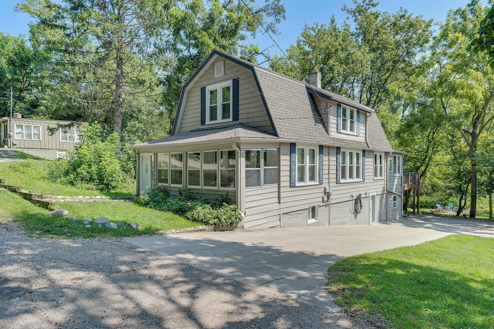 Lake Geneva Family Gem w/ Fenced Dog Run!