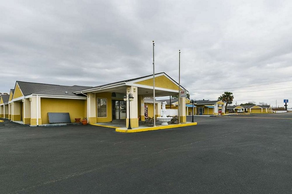 Rodeway Inn & Suites Enterprise