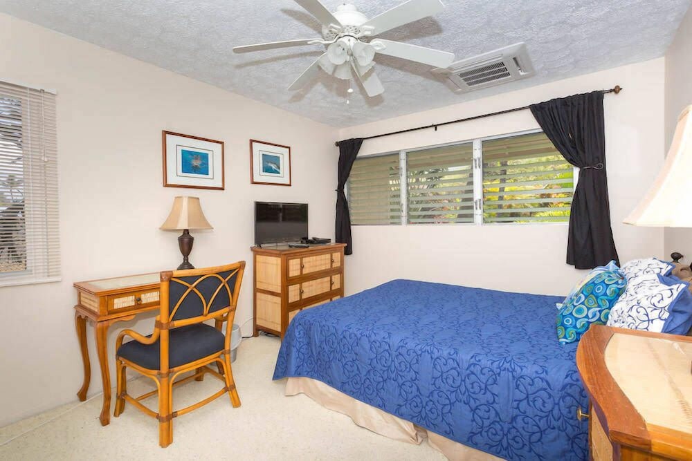 Surf & Racquet Club #24 New Beds, New You! view 2