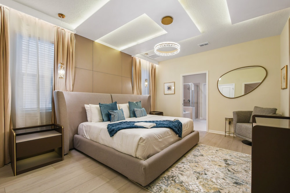 Ultimate Family Fun Retreat 10-bedroom Luxury Home