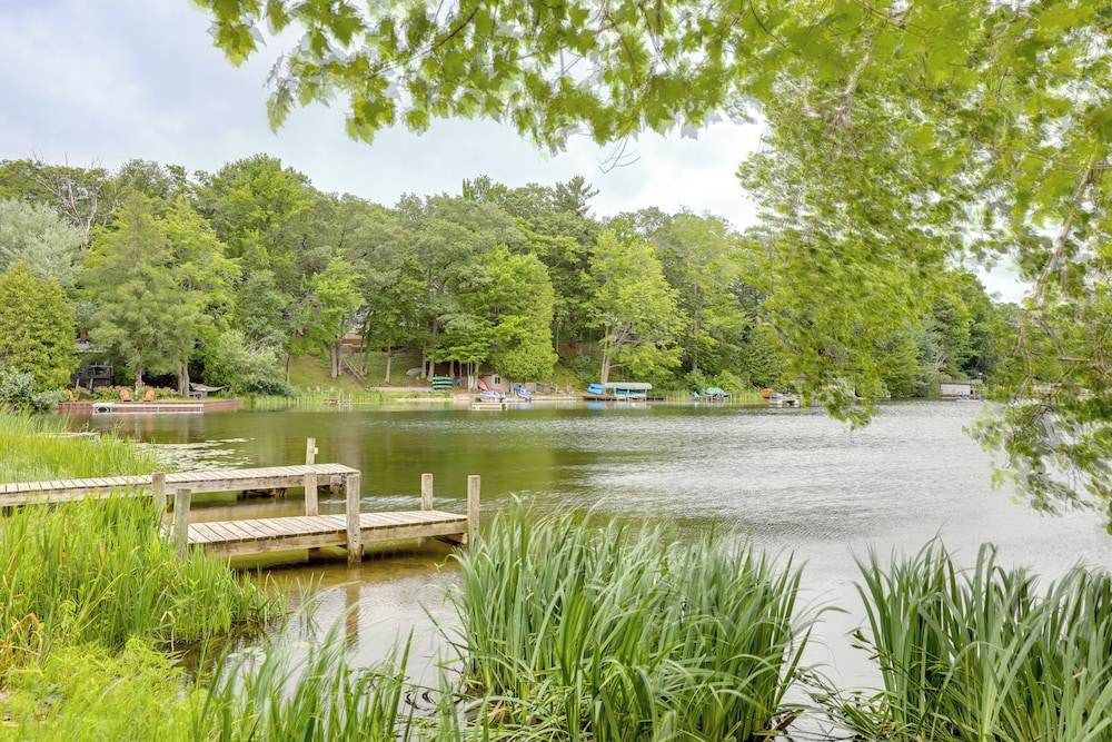 Walk to Lake Hamlin: Cottage Near Boat Launch