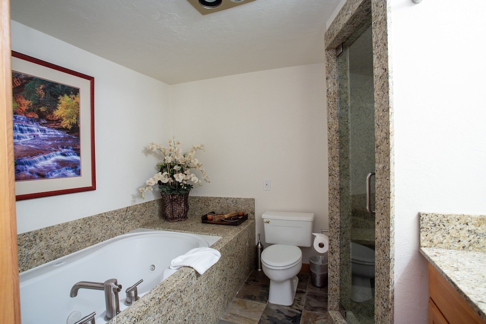 Pine Inn at Trail's End Lodge - Two Bedroom Residence with Spa #7 2 Condo