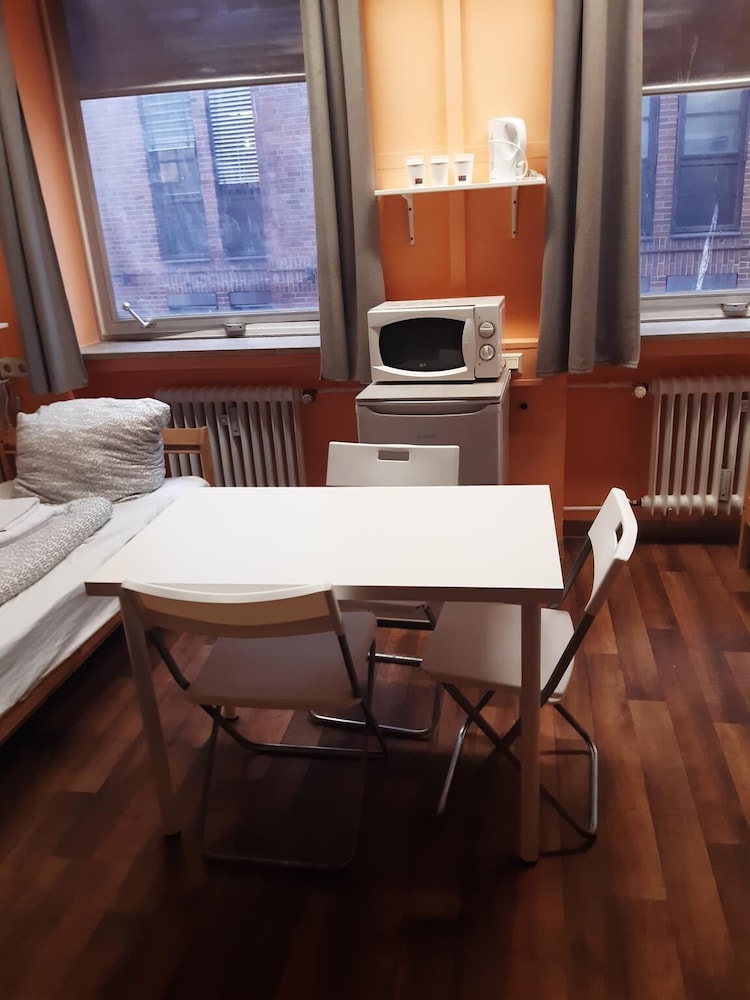 2-Rent Group Hostel Zimmer&Apartments GKP2