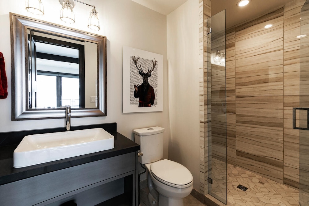 Pinetree by Avantstay Modern Park City Getaway w/ Patio & Balcony view 4