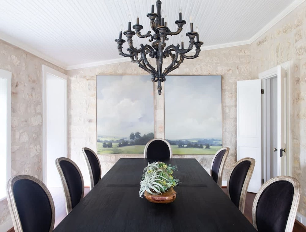 Luxurious Historic 5BR Fredericksburg inn w spa