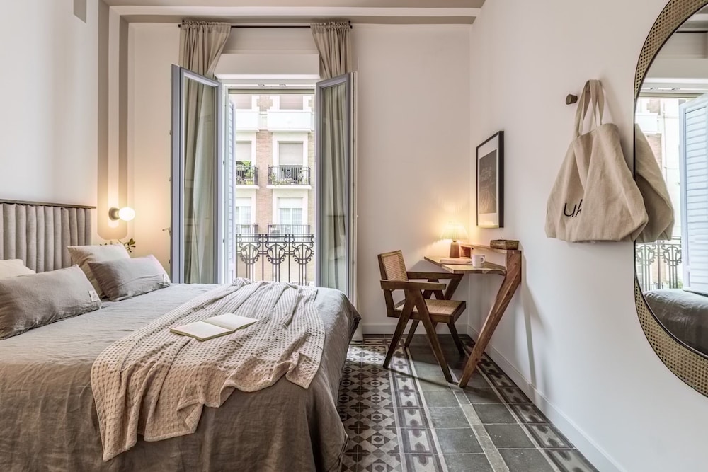 Casaluce - 2 Bedrooms in Trafalgar