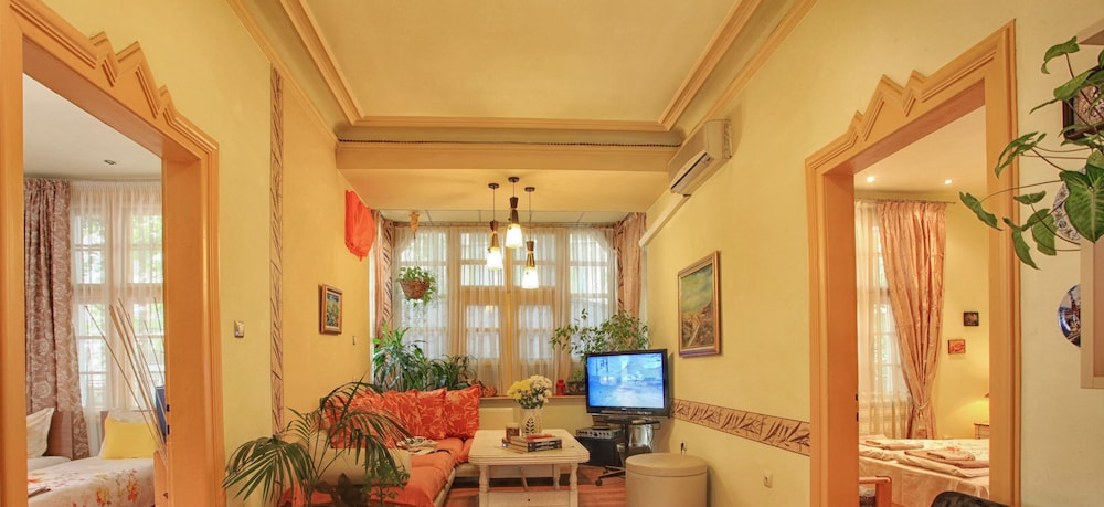 Guesthouse Tomovi