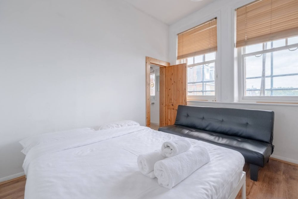 Bright & Quaint Studio Flat - Hornsey!